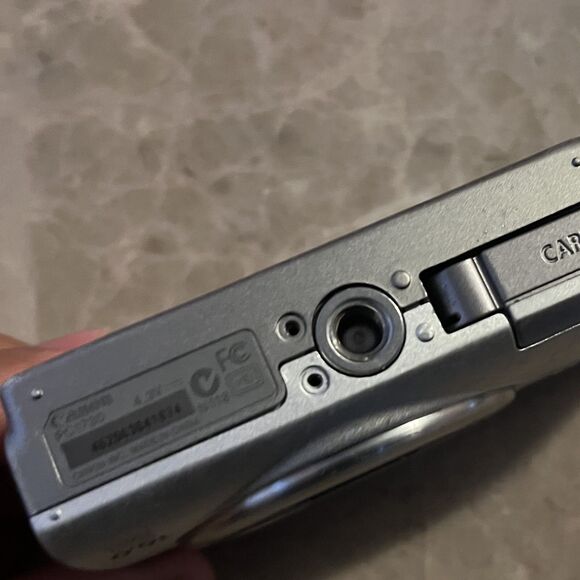 Canon PowerShot A4000 IS HD 16.0MP Digital Camera Silver For PARTS Lens Error - Picture 4 of 8